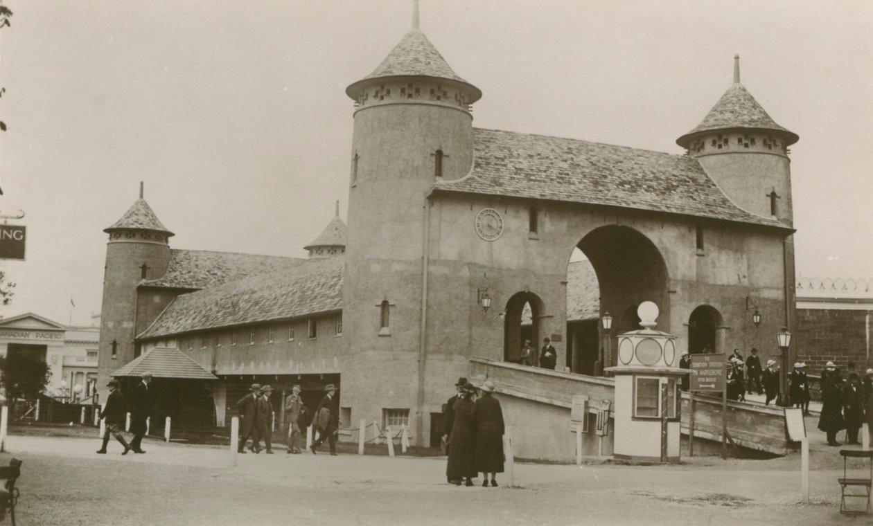 The British Empire Exhibition, Old London Bridge, 1924 by Unbekannt