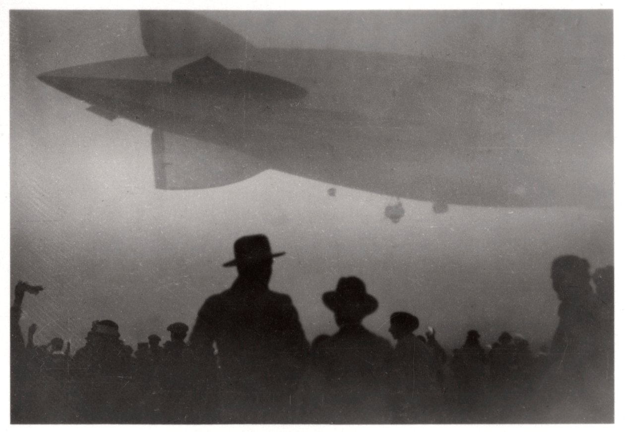 Zeppelin LZ 126 Ascending in Fog by Unbekannt