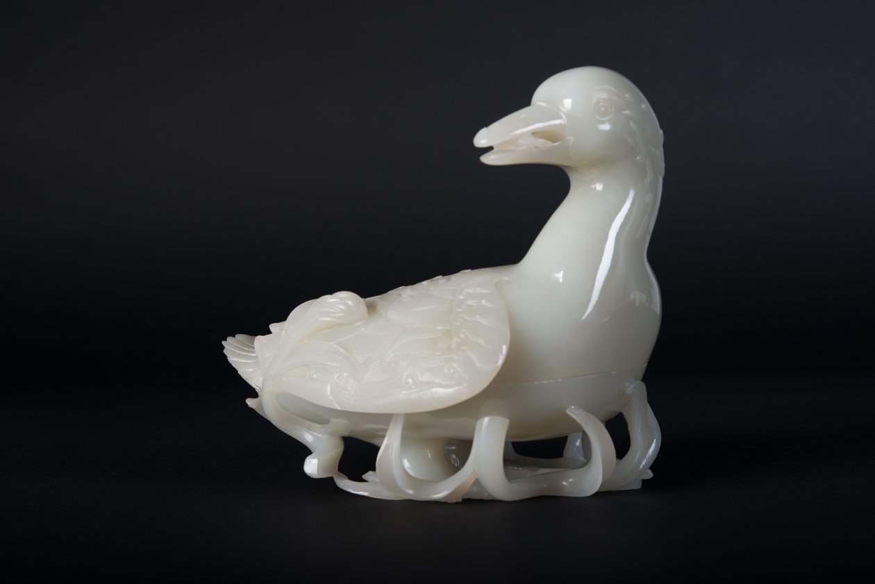 Covered dish by Unbekannt