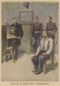 The Choisy-le-Roi murderer being photographed