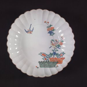 Large Kakiemon dish, Edo Period