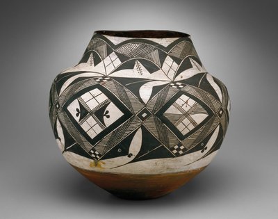 Olla, Haaku, Acoma Pueblo by American School