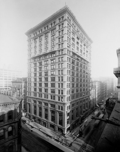 Tribune building, Chicago, Illinois, USA by Barnes and Crosby