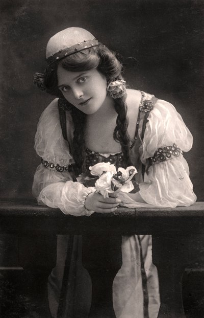 Maie Ash, actress, 1900s by Dover Street Studios