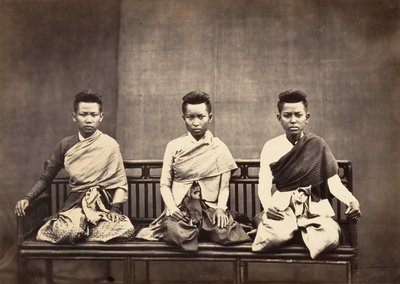 Women of Prince Phra-Keo-Pha, 1866 by Emile Gsell