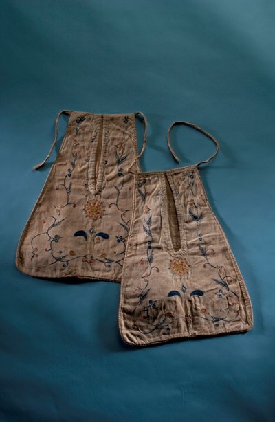 Pair of Attached Pockets by English School