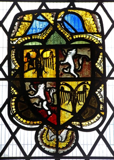 Window n7 depicting Royal arms by English School