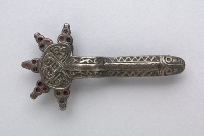 Fibula, 500s by Frankish School
