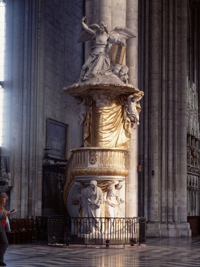 Statue in the Cathedrale of Amiens (80) by French School