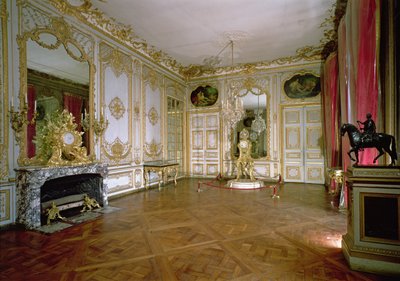 The Cabinet de la Pendule by French School