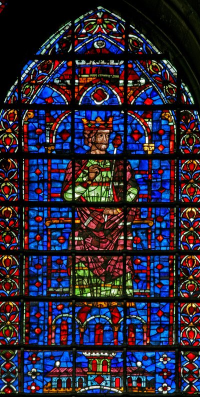 Window w127 (upper figure) depicting a king by French School