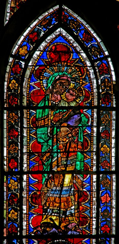 Window w202 depicting the Virgin and Child by French School