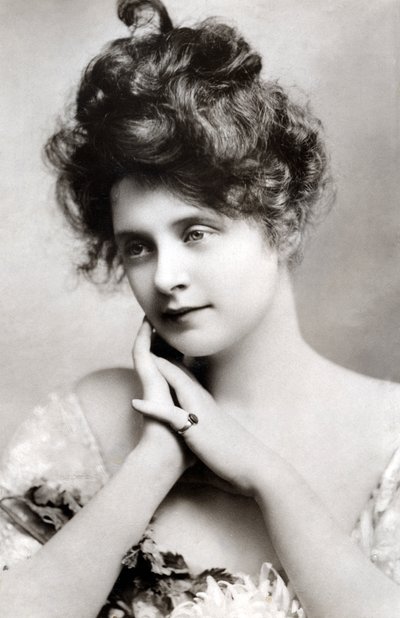Billie Burke 1885-1970, American actress, 1908 by Johnston and Hoffman