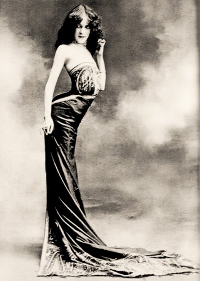 Portrait of Edith La Sylphe by Alec Hunter