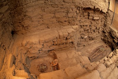 Moche Burials, Huaca Dos Cabezas-Jecetepeque, Chris Donovan by Kenneth Garrett