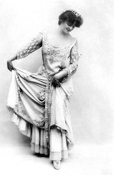 Marie Studholme by Lizzie Caswall Smith
