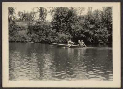 Boat Race on Rogue River by Louis Fleckenstein