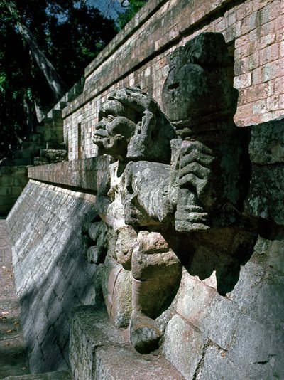 Stone sculptures - temple 11 by Mayan