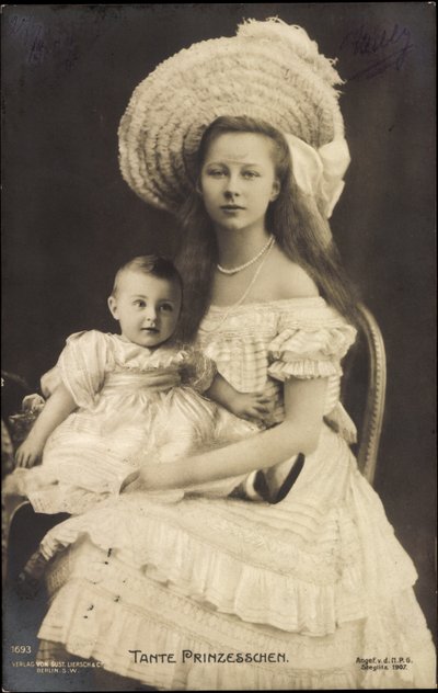 Queen Viktoria Luise as Aunt Princesses by Photographer German