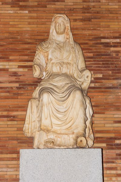 Statue of Ceres by Roman Roman