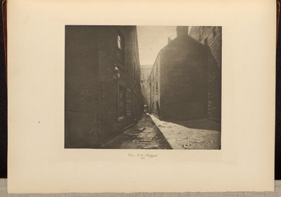 Close No. 29 Bridgegate by Thomas Annan