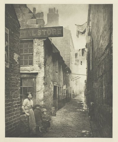 Old Vennel off High Street by Thomas Annan