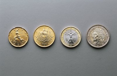 20 cent, 50 cent by Umberto Boccioni