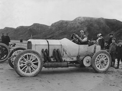 1908 Mercedes, A.W. Tate at Saltburn by Unbekannt