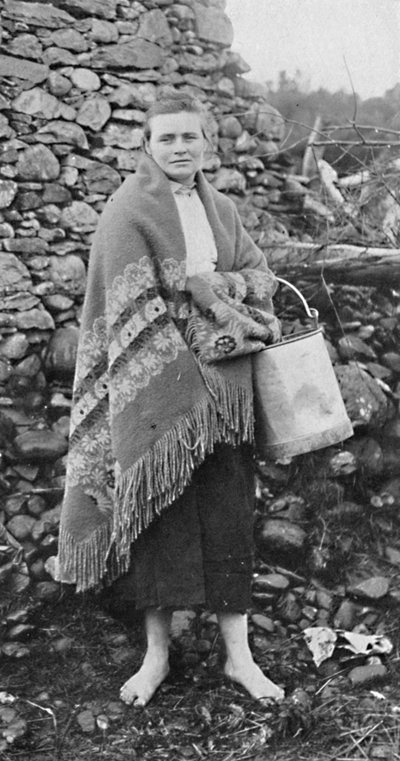 A Killarney Peasant Girl, Ireland by Unbekannt