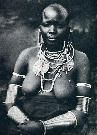 A Masai matron, 1912 by Unbekannt