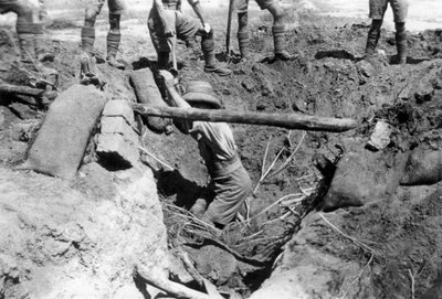 A Collapsed British Dugout, Mesopotamia, WWI, 1918 by Unbekannt