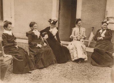 A group of women talking, 1937 by Unbekannt