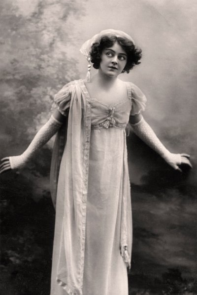 Adrienne Augarde, English Actress, 1907 by Unbekannt