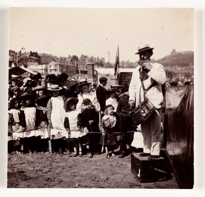 Beach entertainer, c 1905 by Unbekannt