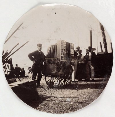 Beach photographer, c 1890 by Unbekannt