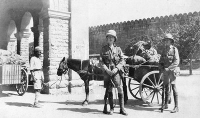 British Army Transport, Agra, India by Unbekannt
