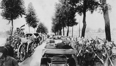 Busy Road, World War I by Unbekannt
