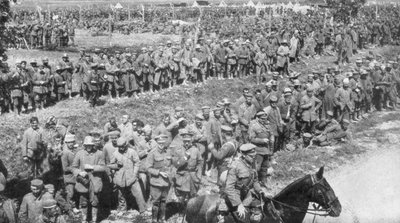 Columns of German prisoners, Somme, France by Unbekannt