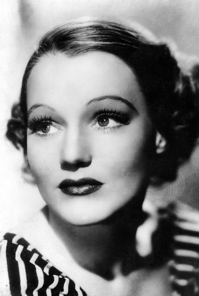 Constance Cummings, American-born British actress by Unbekannt