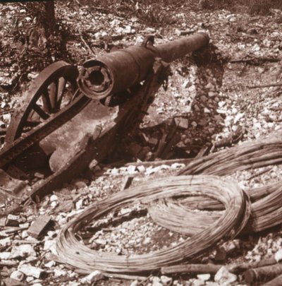 Destroyed 155 Gun by Unbekannt