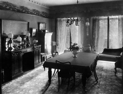 Edwardian Dining Room (1909) by Unbekannt