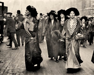 Emmeline Pethick Lawrence and Christabel Pankhurst, c.1908 by Unbekannt