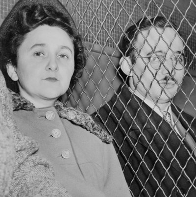 Ethel and Julius Rosenberg by Unbekannt