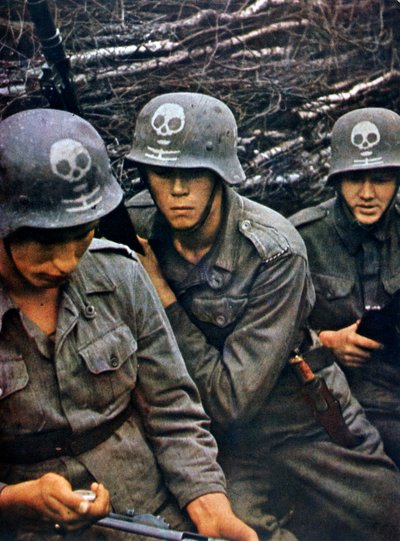 Finnish Soldiers from an Infantry Regiment, 1943 by Unbekannt