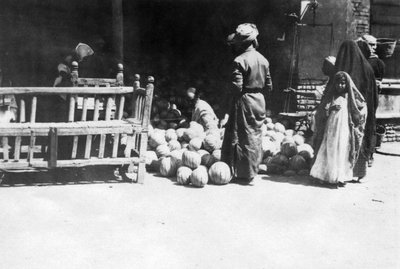 Fruit stall, Baghdad, Mesopotamia, WWI by Unbekannt