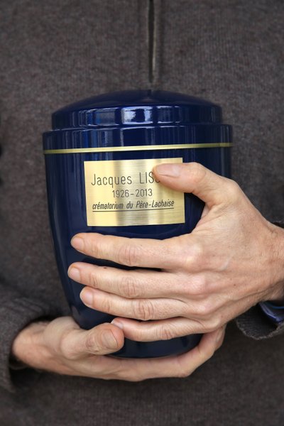 Funeral urn, Paris, France by Unbekannt