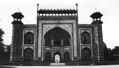 Gateway to the Taj Mahal, Agra, India by Unbekannt
