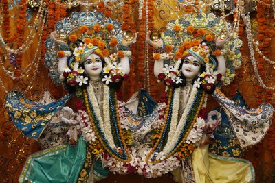 Gaura Nitai Murthis in Krishna-Balaram Temple, Vrindavan, India by Unbekannt