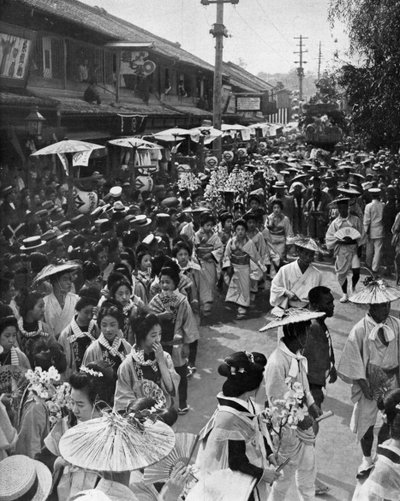 Geisha Procession, Yokohama Jubilee, Japan, 1909 by Unbekannt