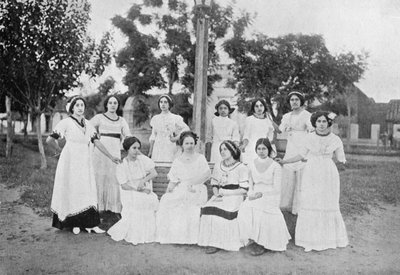 Group of Paraguayan women, Carapegua, Paraguay by Unbekannt
